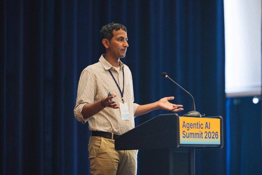 Shiva Kasiviswanathan speaking at the Agentic AI Summit